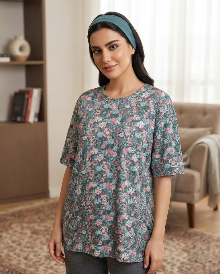  نمای جلو تیشرت منزلی زنانه سایز درشت سولیانو کد 2000 با فرم آزاد و یقه گرد مینیاتوری رنگی 
