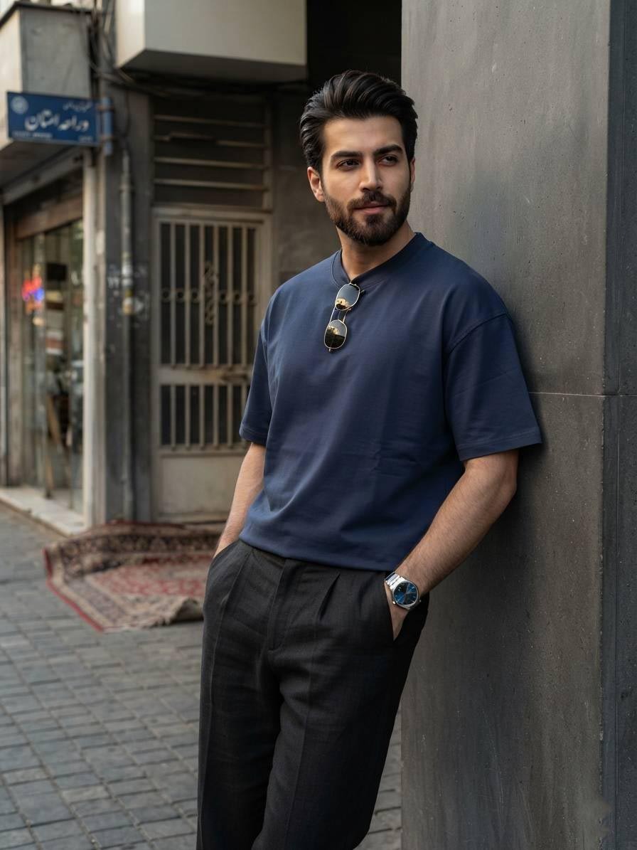 نمای جلو تیشرت مردانه لوزفیت سولیانو کد 100033 رنگ سورمه ای با یقه گرد و آستین کوتاه